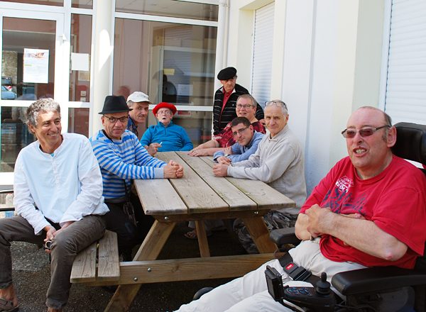 Les résidents du Foyer de Vie d'Espiute en visite au Siège de l'Adapei