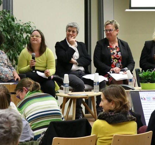 Des ouvrières et monitrices témoignent pendant les tables rondes Solidel