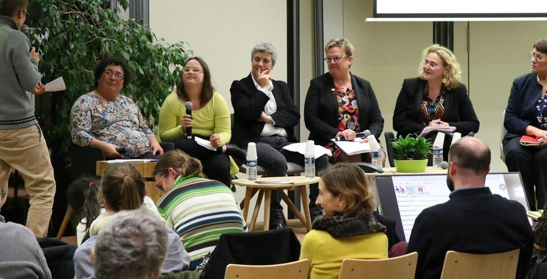 Des ouvrières et monitrices témoignent pendant les tables rondes Solidel
