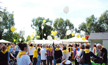 Le lâcher de ballons pour fêter les 5 ans de la MAS.