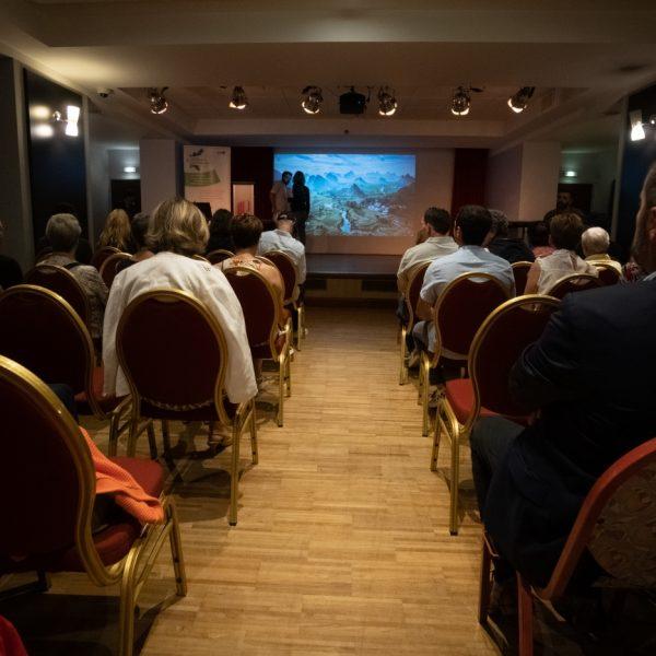 Remise des attestations de RAE à Salies de Béarn.