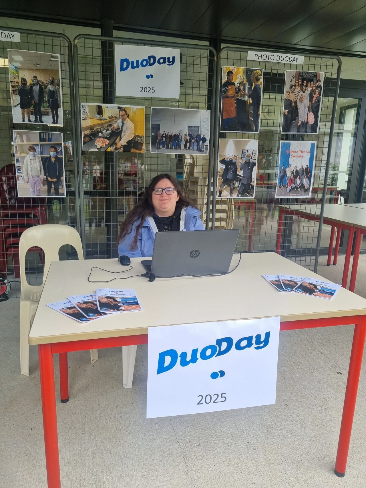 Le stand pour présenter le Duo Day