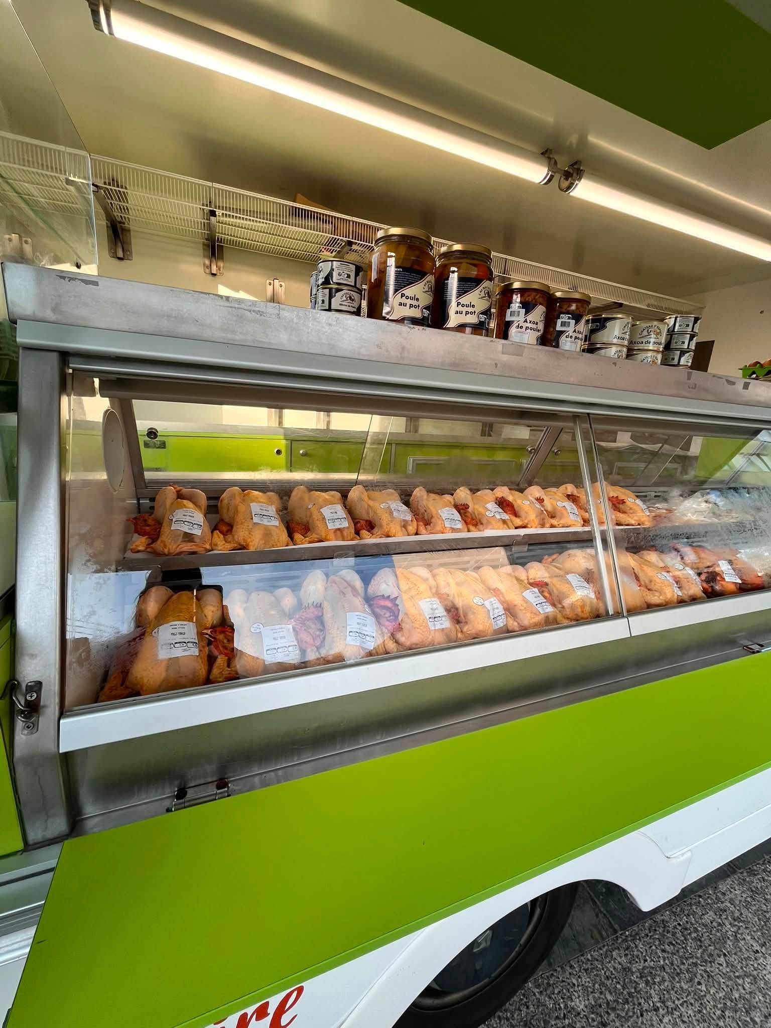 Les volailles au marché de Mourenx